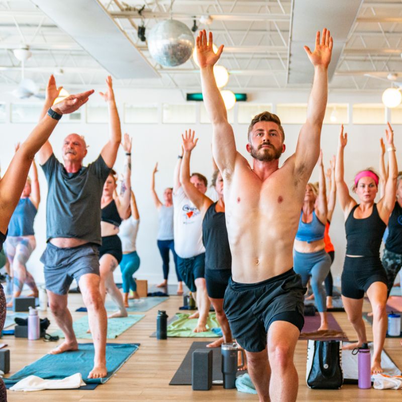 yoga-class-arms-up